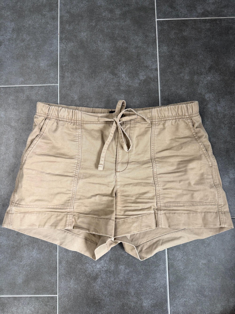 Banana Republic High Rise Tan Drawstring Utility Shorts Large
